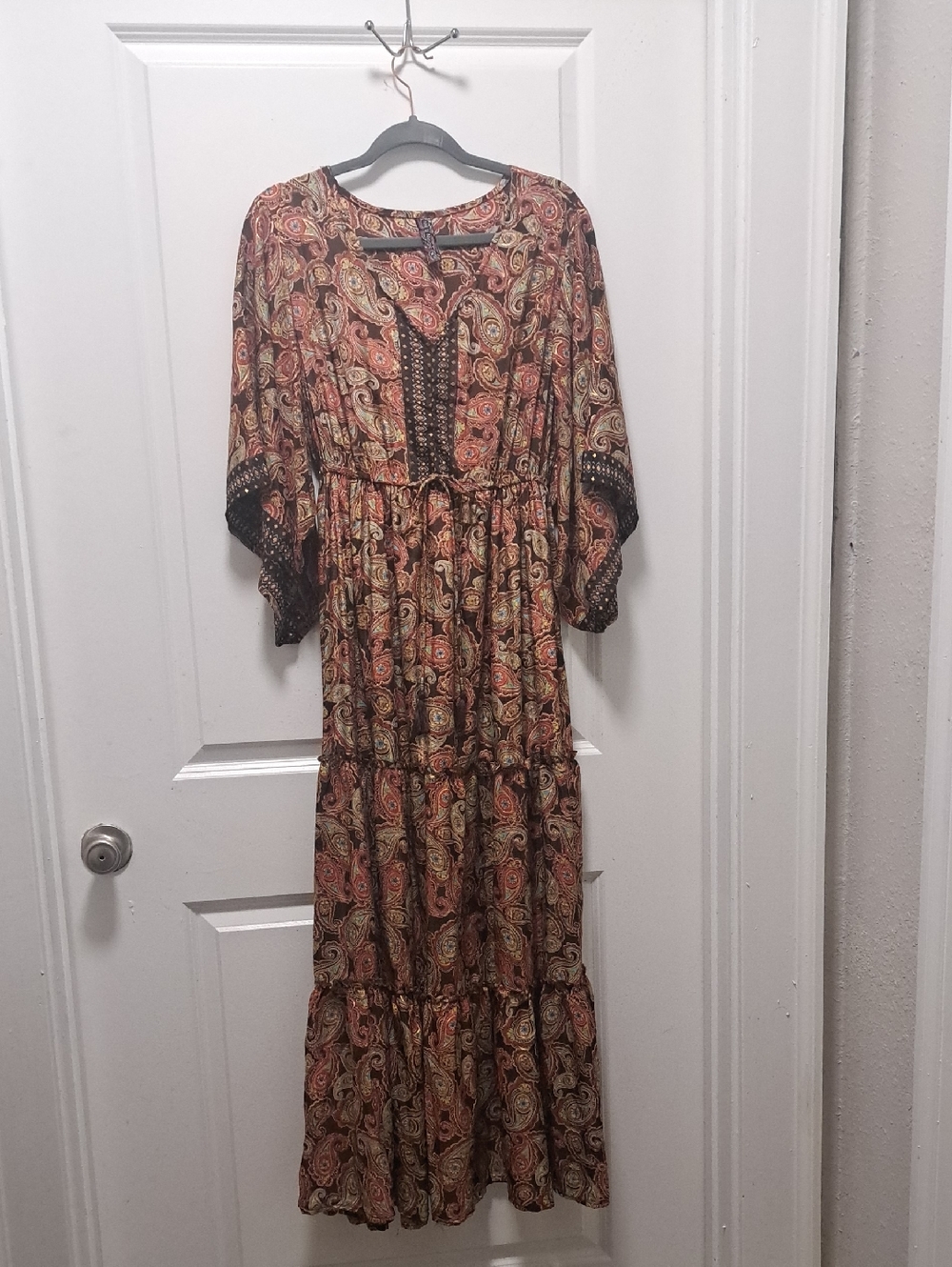 ME 2 Magic Black Floral Tiered Boho Maxi Dress Size Medium Smocked Tropical